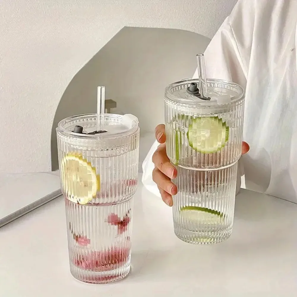 كوب زجاجي مخطط